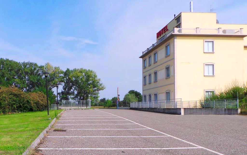 Hotel Rizzi Castel San Giovanni  Exterior photo